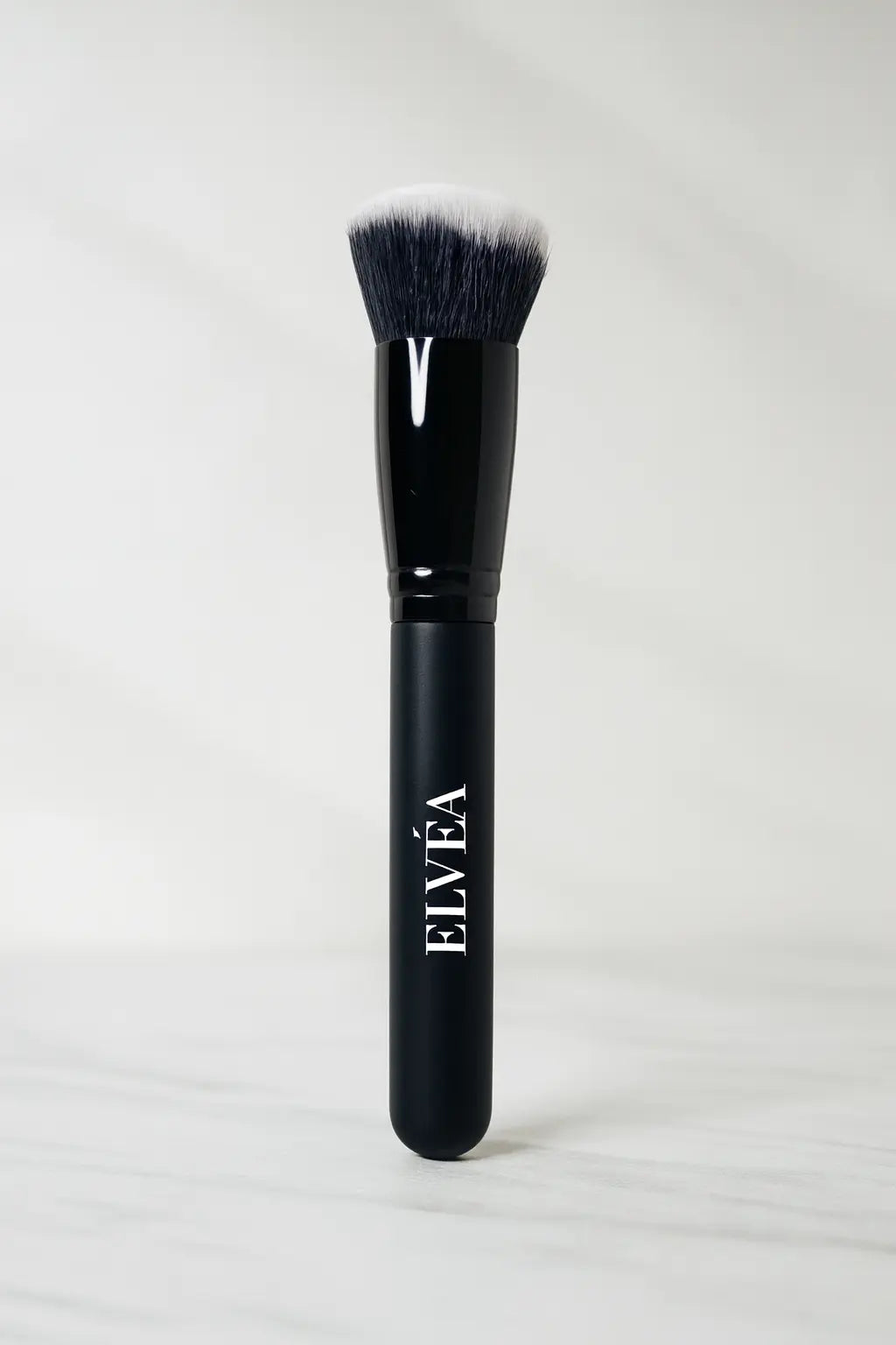 Stipple &amp; Blend Foundation Brush