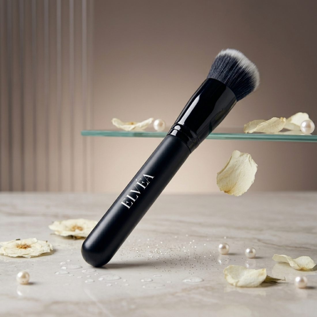 Stipple &amp; Blend Foundation Brush